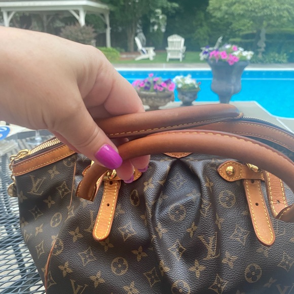 Louis Vuitton Tavoli w COA - Picture 6 of 15